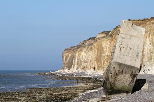 falaises et blockhaus,plage normande,seine maritime