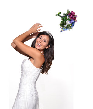 Novia lanzando bouquet de flores,matrimonio