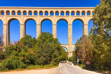 Fototapeta premium Roquefavour historic old aqueduct landmark in Provence, France.