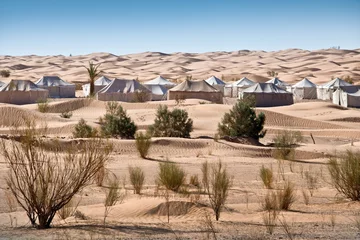 Foto op Canvas Tentes dans les dunes du Sahara - Tunisie © Delphotostock