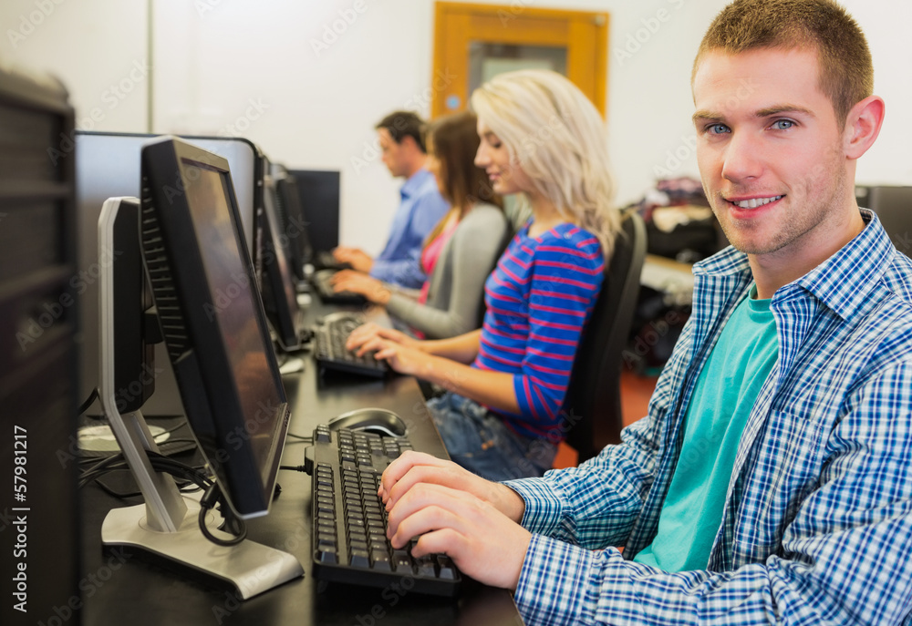 Aufkleber Students using computers in the computer room
