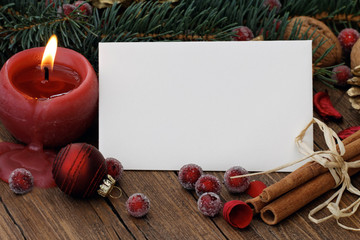 Leere Karte mit Weihnachtsdeko