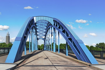 Fototapeta na wymiar Magdeburg gwiazda most