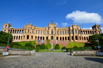 Fototapeta na wymiar Maximilianeum Bayerischer Landtag Bayern Monachium