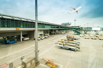 Cercles muraux Aéroport aerobridge at airport