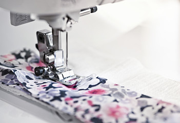 Sewing machine needle