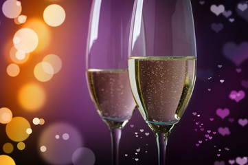 champagner mit herzchenbokeh