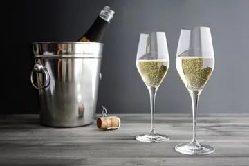 Foto auf Acrylglas Alkohol Zwei Gläser Champagner und Cooler