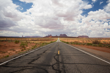 Road to monument valley