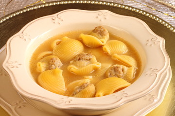 Christmas soup. Sopa navideña de galets