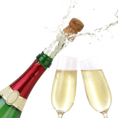 Champagner spritzt aus Flasche