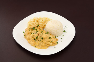 Chicken stroganoff dish