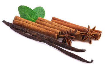 Vanilla, cinnamon sticks and mint.