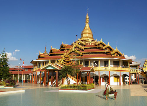 Phaung Daw U Pagode, Nyaungshwe, Myanmar