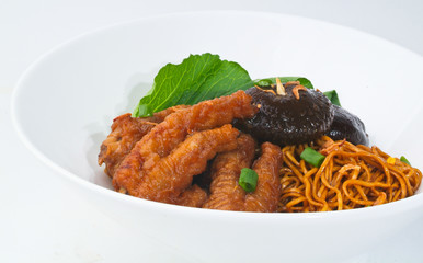 wanton noodle, wanton noodle with chicken feet and mushroom