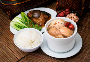 Chicken and herb soup, Chinese food style.