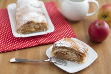 Apfelstrudel