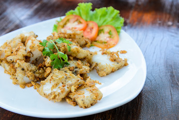 Fried squid with garlic