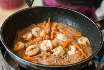 Stir-Fried Rice Noodle with Shrimp,Pad Thai Goong Sod