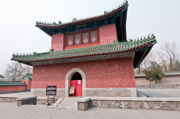 Obraz premium Bell tower (Zhong Lou) in Temple of Earth - Ditan Park, Beijing