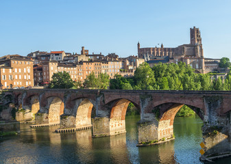 Obraz premium Albi, bridge over the Tarn river