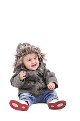 Kleiner Bub warm eingepackt
