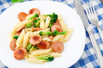 Pasta with chicken sausage and broccoli