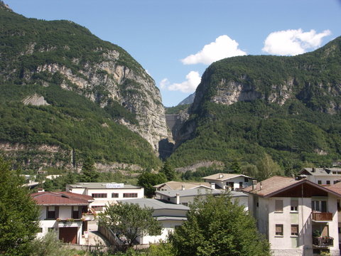 Vista diga Vajont da Longarone