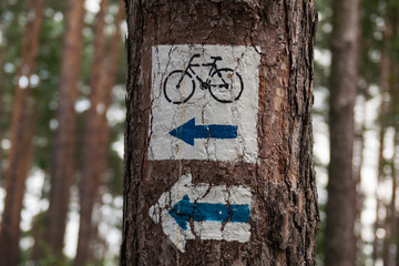Bikepath sign left arrow