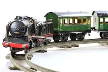 alte Modelleisenbahn der Spur 0 mit Uhrwerkantrieb