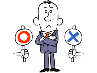 マルかバツで迷うビジネスマン