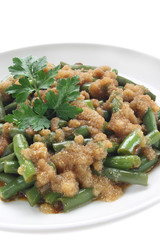 Cooked green beans with bread crumbs and butter