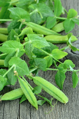 The green peas on table