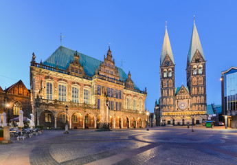 Rathaus und Dom von Bremen © Mapics