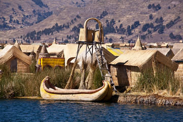 Uros floating islands - Titikaka Lake © berzina