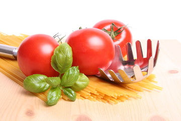 Spaghetti und Tomaten