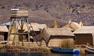 Uros floating islands - Titikaka Lake © berzina