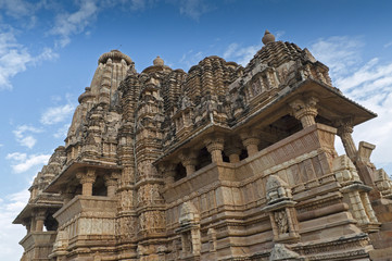 Fototapeta premium Vishvanatha Temple, Khajuraho, India - UNESCO heritage site.