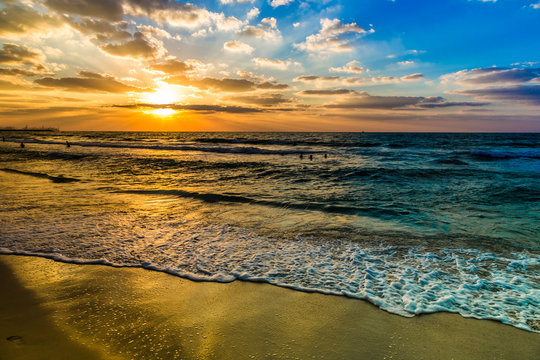 Dubai Sea And Beach, Beautiful Sunset At The Beach