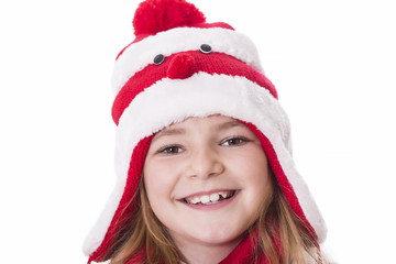 Mädchen mit weihnachtlicher Mütze