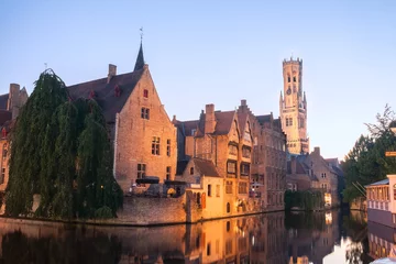 Papier Peint photo Brugges Canal à Bruges, ville célèbre en Belgique