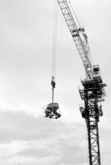  people on crane with no safty very dangerous