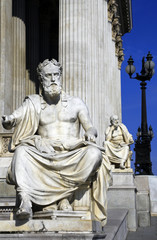 Geschichtsschreiber vor dem Parlament von Wien