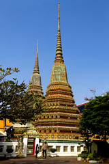 Fototapeta premium Travel and sharp architecture