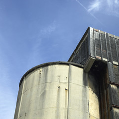 Concrete silo