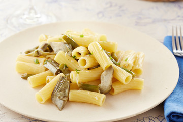 Elicoidale pasta with artichokes and green beans