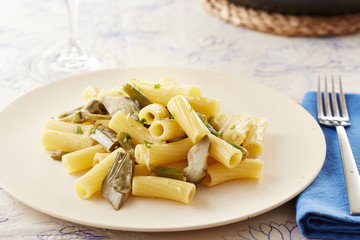 Elicoidale pasta with artichokes and green beans