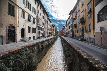 Via dei fossi Lucca - obrazy, fototapety, plakaty