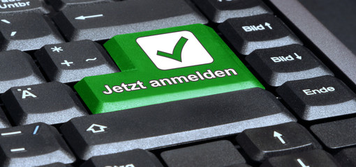 eks19 EnterKeySign - english: keyboard with green key - German: Jetzt anmelden Taste auf Tastatur...