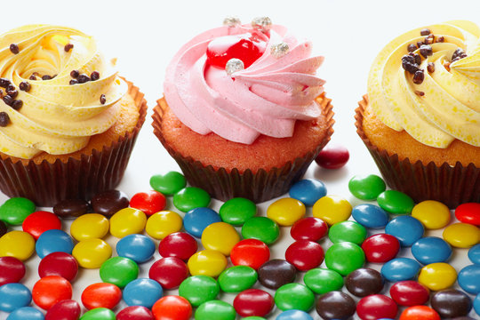 Cupcakes and seets b